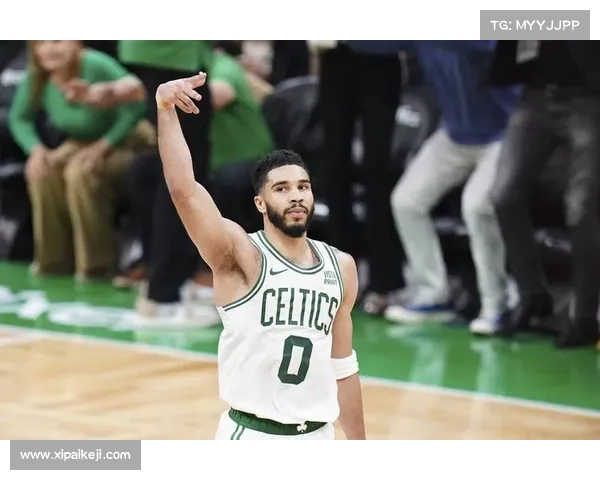 NBA新赛季揭幕战精彩纷呈 超越期待的激烈对决引爆球迷热情 NBA新赛季揭幕战精彩纷呈 超越期待的激烈对决引爆球迷热情